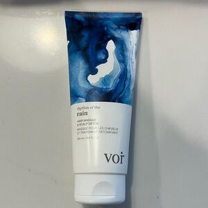 Voir Hair Masque with Blue and White Design